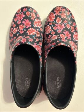 CROCS W10 Black Slip-On Clogs with Pink Floral Print